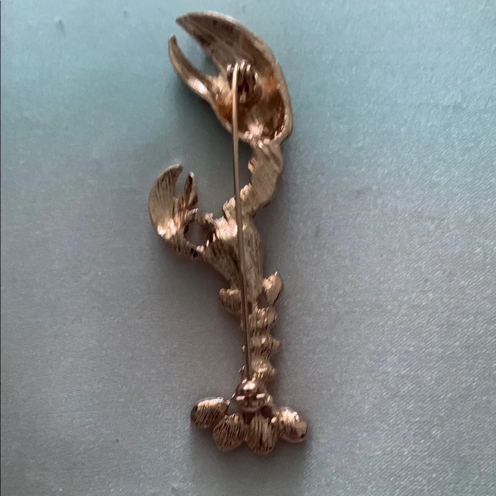 Red Lobster Brooch - Picture 3 of 3